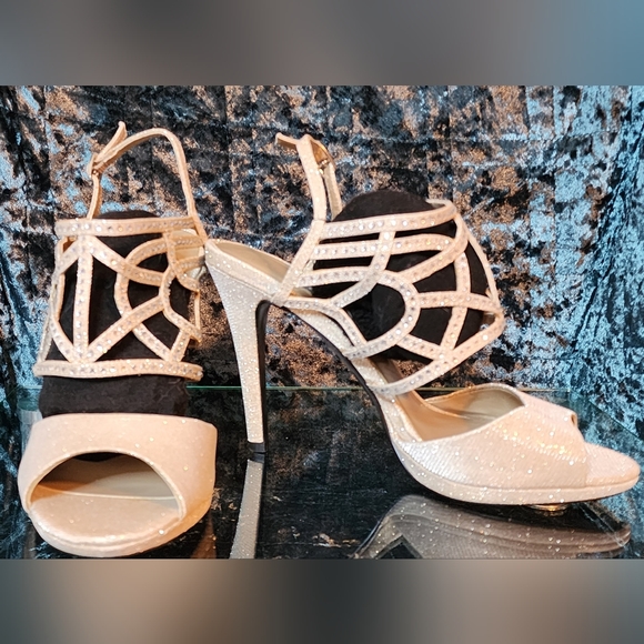 My First Listing! Nude Glimmer Heels - Picture 2 of 6